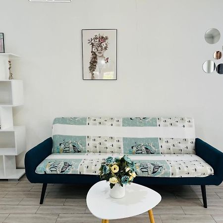 Sweet Apartment In Koutaïssi Extérieur photo