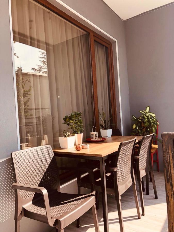 Sweet Apartment In Koutaïssi Extérieur photo