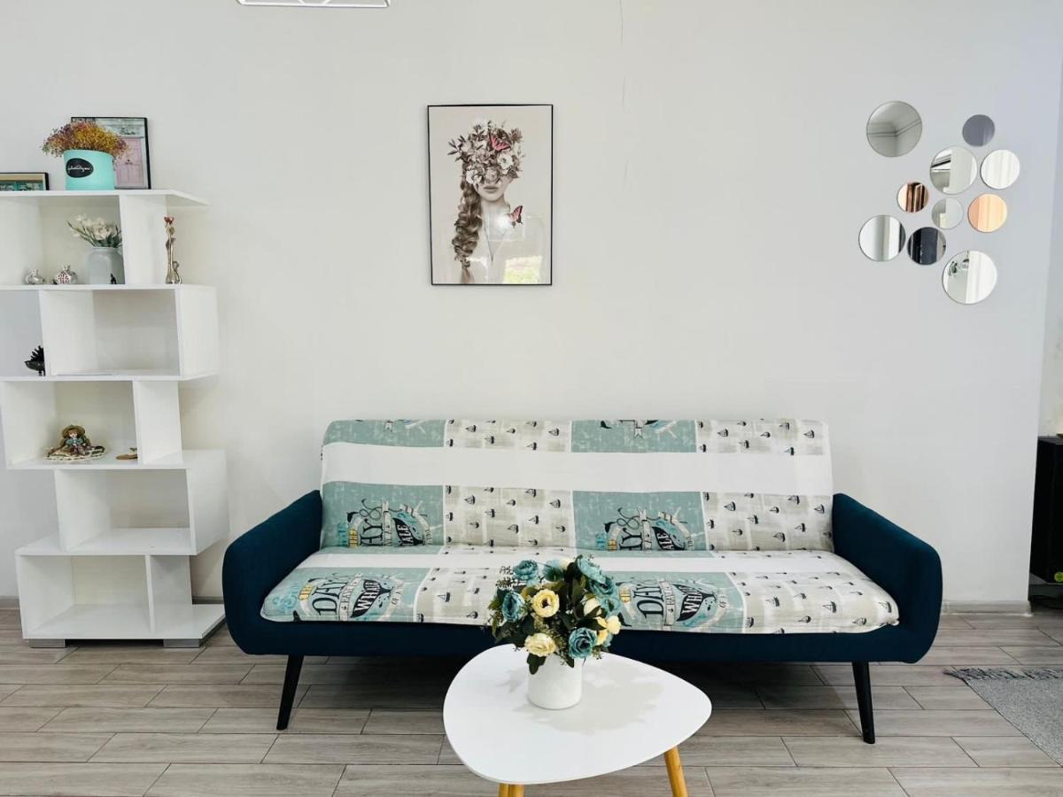 Sweet Apartment In Koutaïssi Extérieur photo
