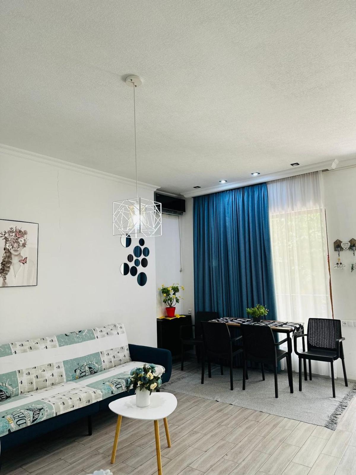 Sweet Apartment In Koutaïssi Extérieur photo