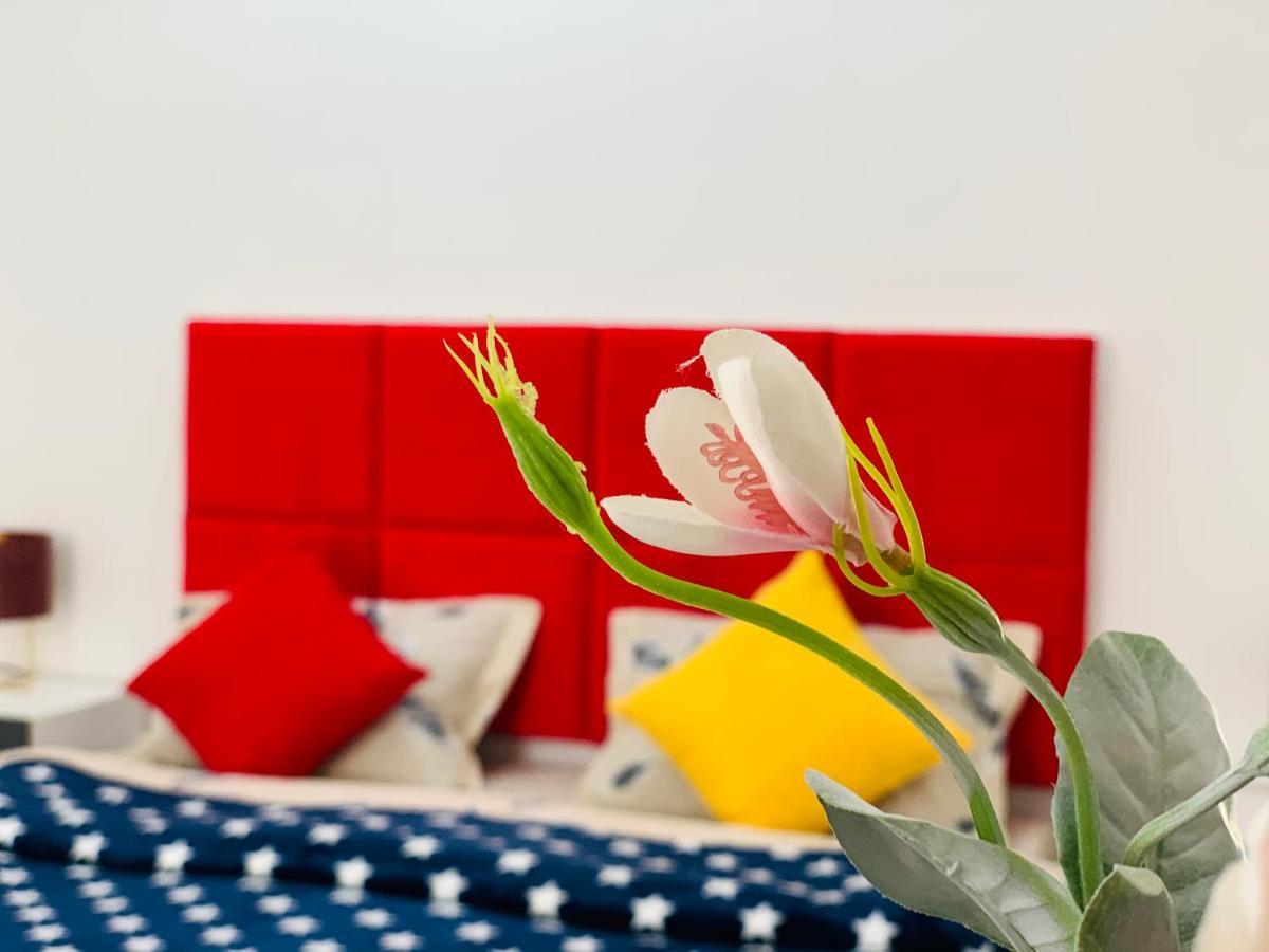 Sweet Apartment In Koutaïssi Extérieur photo