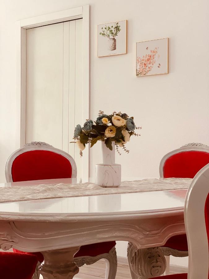 Sweet Apartment In Koutaïssi Extérieur photo