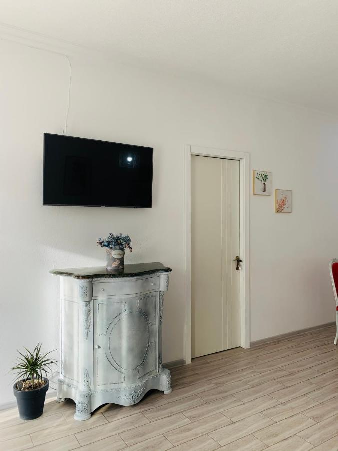 Sweet Apartment In Koutaïssi Extérieur photo